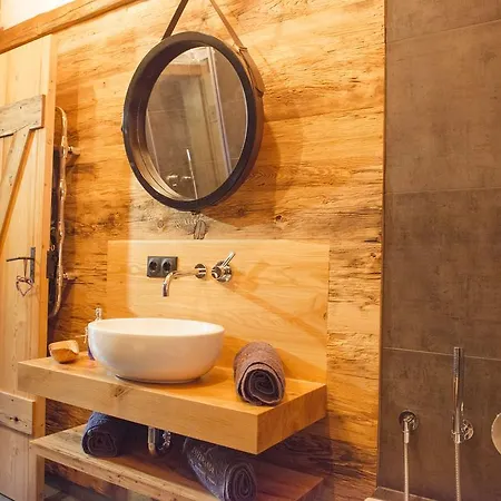 Kasermandl Berghuette * Elbigenalp